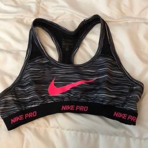 woman’s extra small nike sports bra